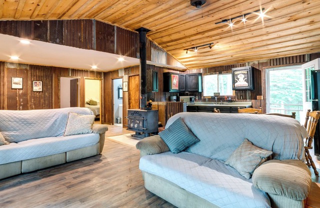 Tranquil Tioga Retreat w/ Private Hot Tub!