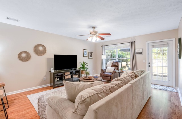 Tranquil townhome near campus with seasonal pool access & private patio