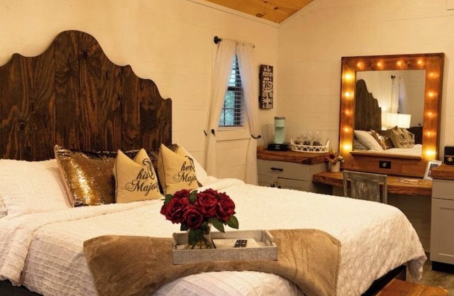 Tranquility Cabin - experience the wild wonders of Oak Meadow Ranch