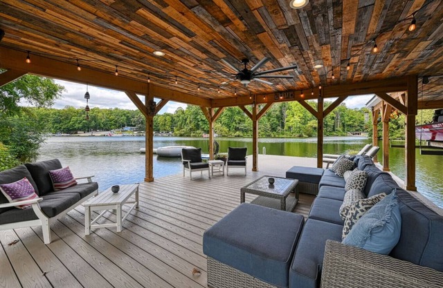 Tranquilo- Waterfront Oasis, Deep Water, Private Setting, No Wake Cove