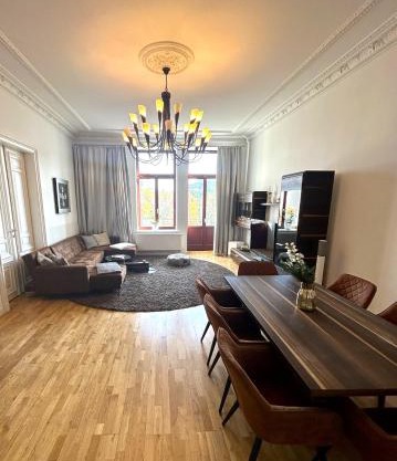 *Traumhafte City-Wohnung/120qm/4-Räume*