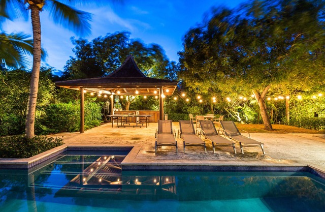 Tree House, Grace Bay West Villa, sleeps 12
