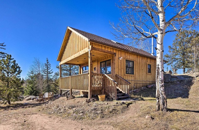Tree-Lined Cripple Creek Retreat w/ Fireplace