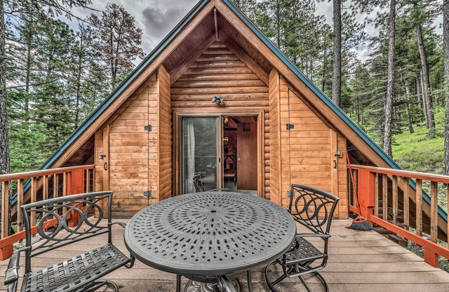 Tree-lined 'polly's Perch' w/Mountain Views!