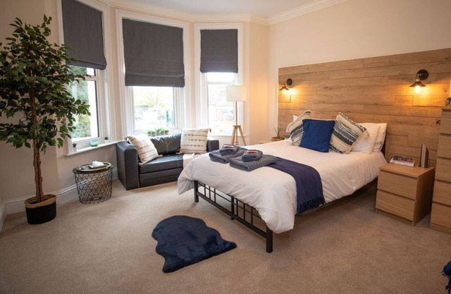 Treetop View - Free Parking, Long/Short Stays