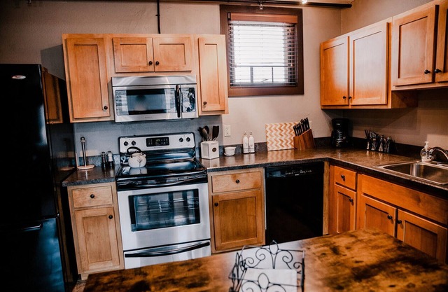 Trendy 3-Bedroom Extended Stay