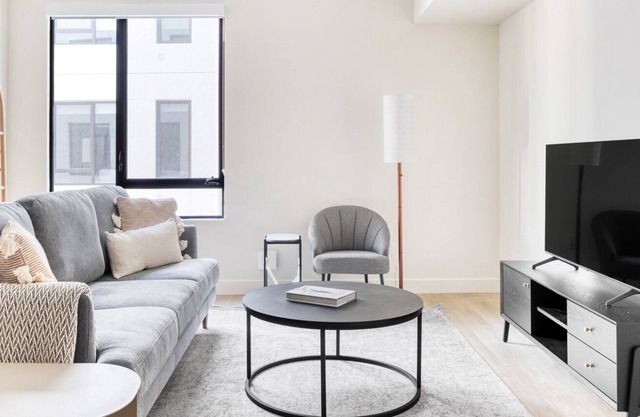 Trendy Berkeley 1BR w/ W/D & Coworking, walkable to BART, by Blueground