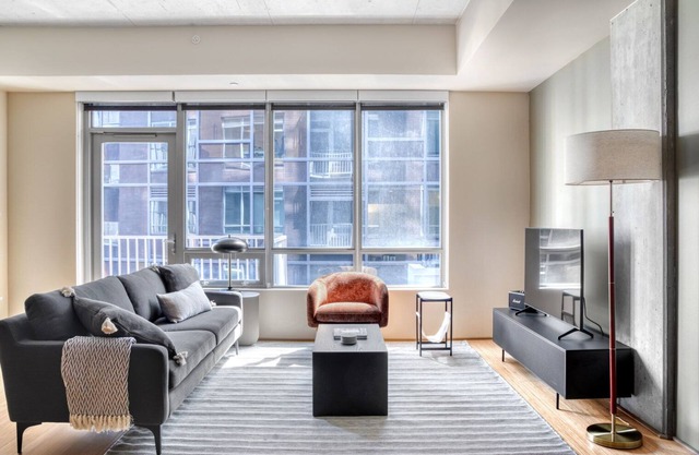 Trendy South Lake Union 1BR w/W/D & Gym, Walkable Area, by Blueground