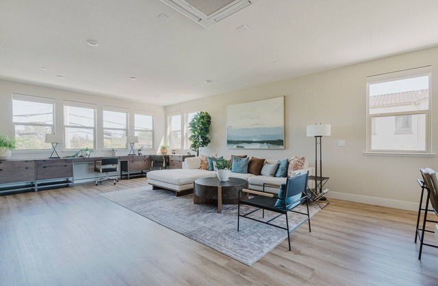 Trendy Sunnyvale 3BR w/Parking & W/D, nr Groceries, by Blueground