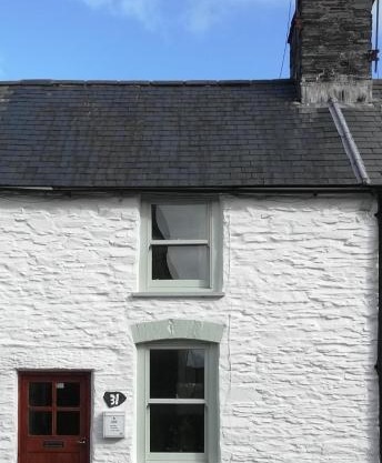 Tri deg un, cottage for 2 adults and 2 children