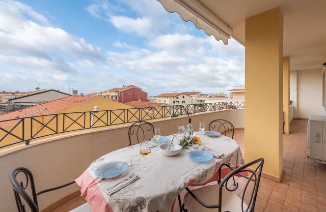 TRILO GEMELLI 4: convenient to Lido beach