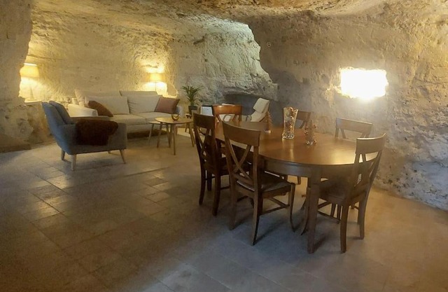 Troglo entre Caves et Châteaux