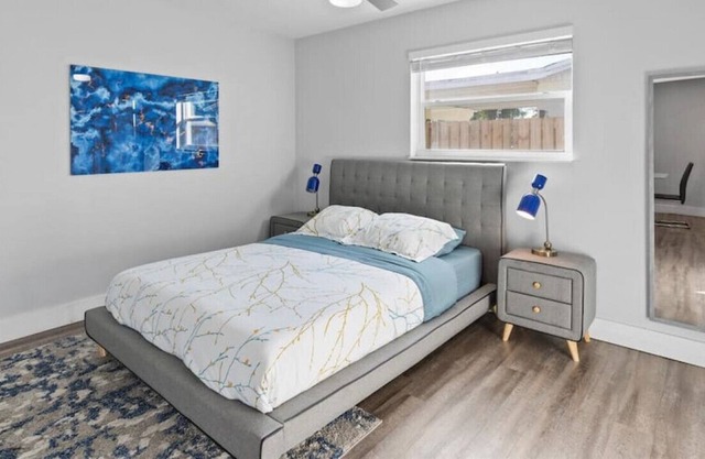 🌴 Tropical 4BR: Modern Comfort & Pool 🏊‍♀️