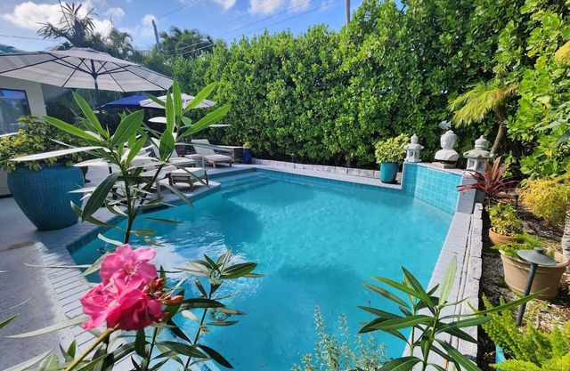 Tropical Garden by the Beach! BNR Vacation Rentals