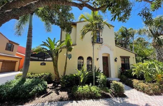 Tropical Paradise in Lely Ole'
