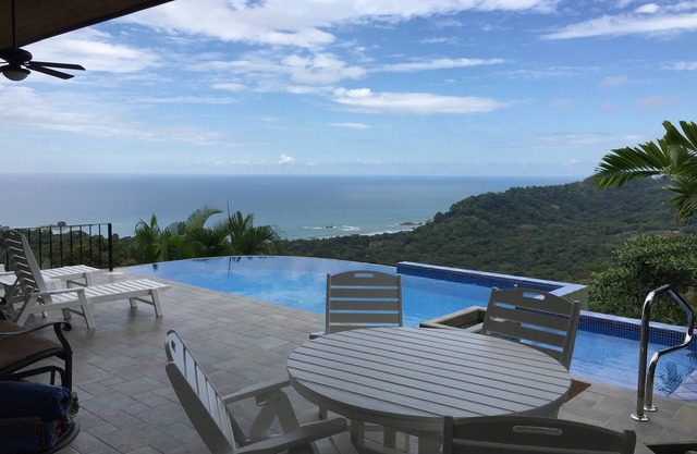 Tropical Villa with Spectacular Views!