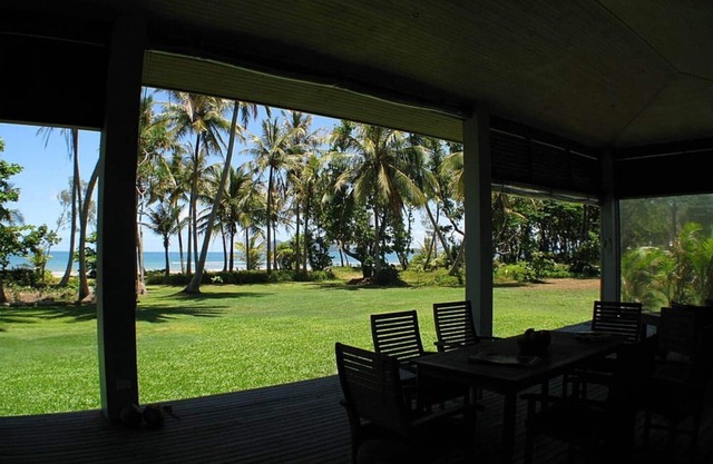 Tropika - Absolute Beachfront