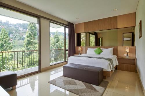 Tulip Hill View Villa 6 bedrooms with a private swimming pool and movie room