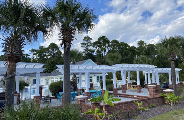 Tupelo Bay Luxury Condo 1 Mile From The Beach, minutes from the Airport.