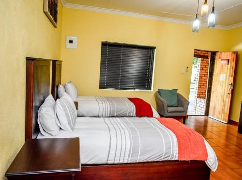 Twin Bed Room