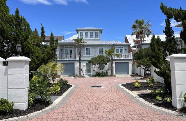 "Twin Palms" in Sunset Beach - SOUTH of 30A! Mere steps to the beach. Sleeps 9.