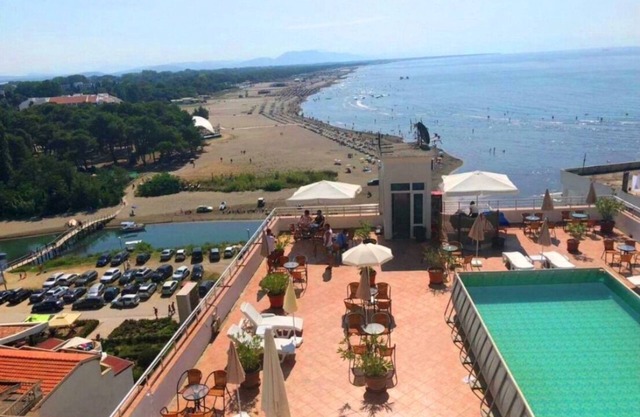 Twin room with sea and Long Beach view terrace
