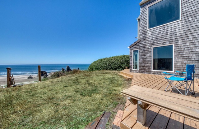 Two adjacent near beach condos w/gorgeous ocean views - dogs are OK