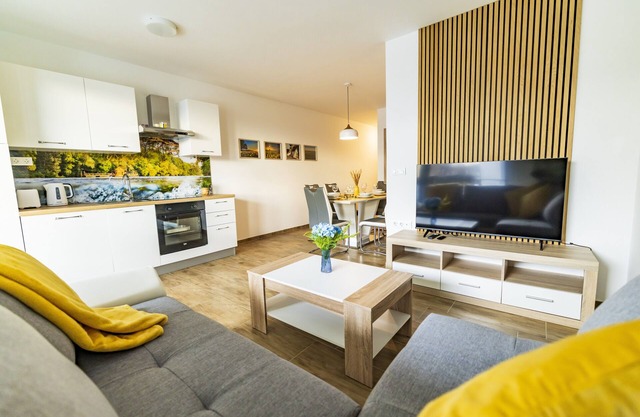 Two Bedroom Apartment Ravnica with Balcony