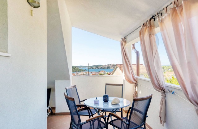 Two bedroom apartment with balcony and sea view Stupin Čeline, Rogoznica (A-23257-b)