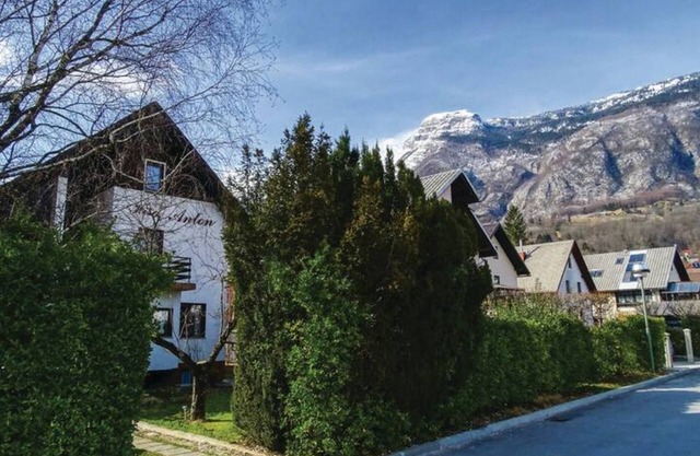 Two Bedroom Apartment With free parking