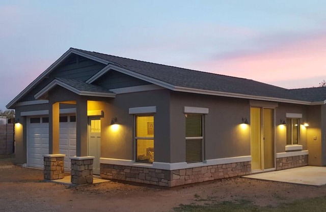 Two Bedroom, clean guest house in Gilbert
