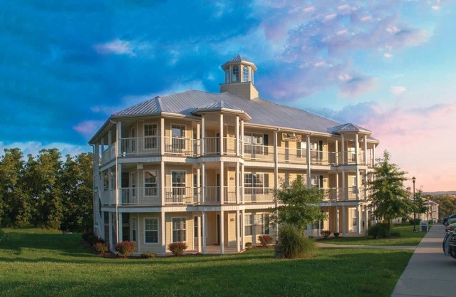 Holiday Hills Resort 