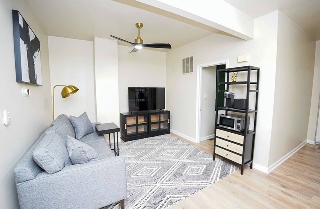 Two Bedroom Near Sports & Museums