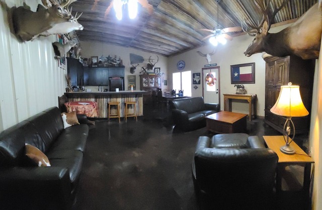 Two Bedroom secluded "Barndominium" just outside of Wichita Falls, TEXAS