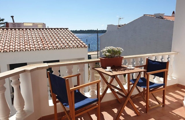 Two bedrooms, terrace and a/c in Fornells