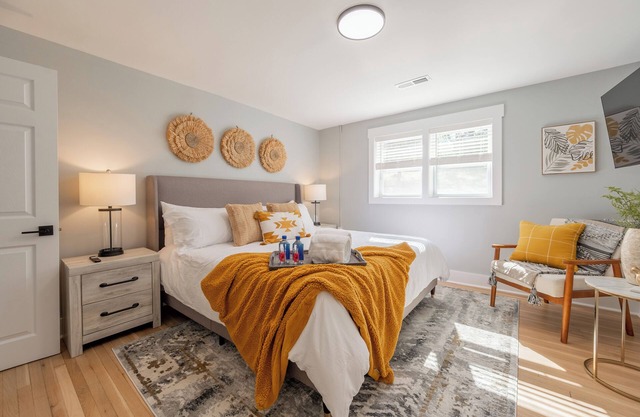 Two King Bedrooms - Blacksburg Suites