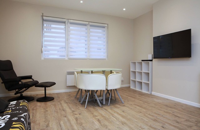 TWO-ROOMED FLAT WITH SELF CHECK IN & WIFI