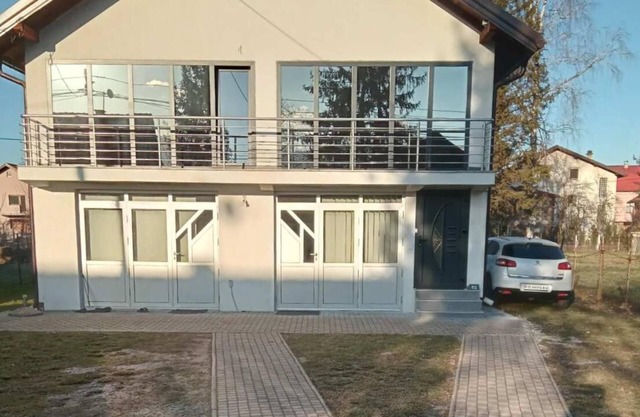 Two Stories House Nelix