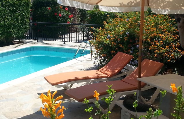Two very large, bright apartment with private garden, pool and grill