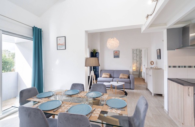 Ty Treustel - Two Bedroom Apartment, Sleeps 6