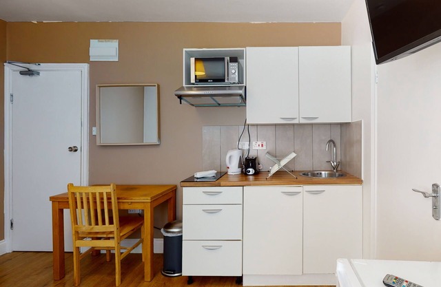 UK.LO.FCL4 - Comfortable studio with kitchenette in Hampstead