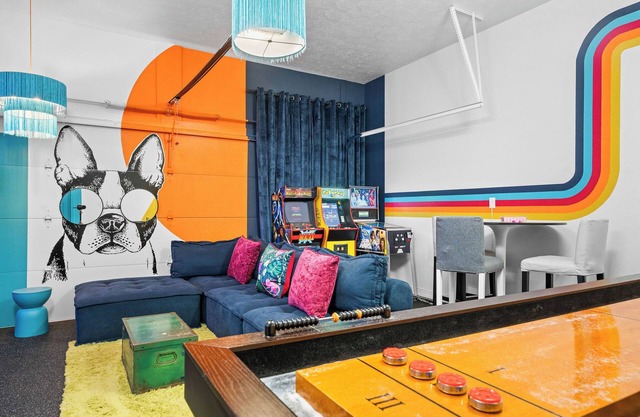 ULTIMATE Family Reunion! 5min to SDC ▪ Game Room ▪ Golf ▪ 3 Pools ▪ Pool Table