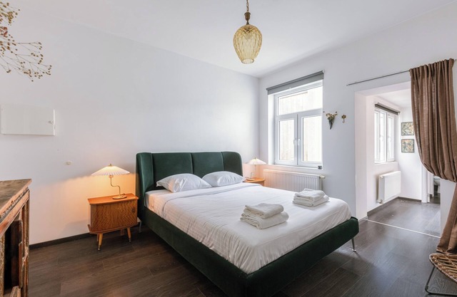 Unbeatable Location - Explore Ghent on Foot!