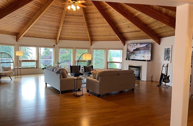 Unique and Stunning 3 Bedroom Home with Ocean View