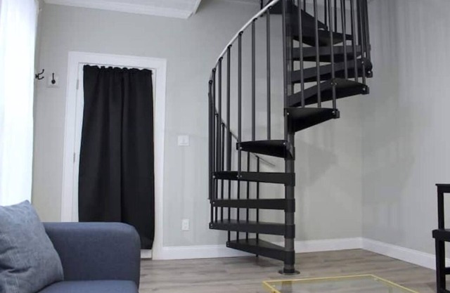 UNIQUE Gem in HEART of Albany ★ Spiral Staircase