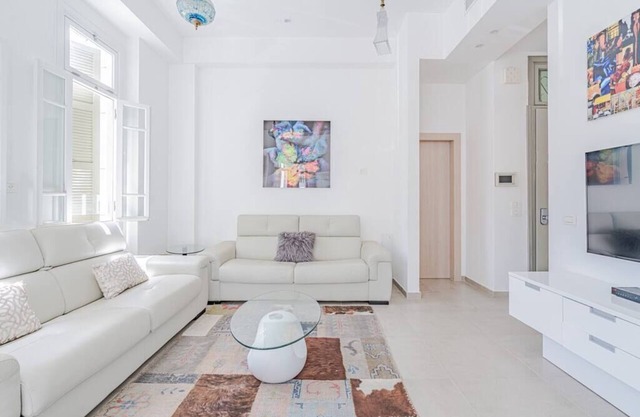 Unique Historical 2BR Kalisher SAFE ROOM