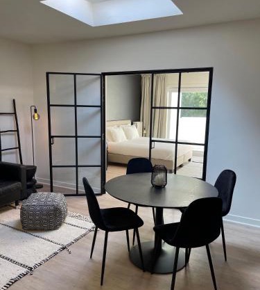 Unique luxury apartment with cosy garden!