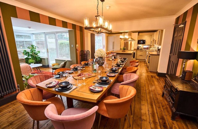 Unique Retreat: Gorgeous Interiors & Garden