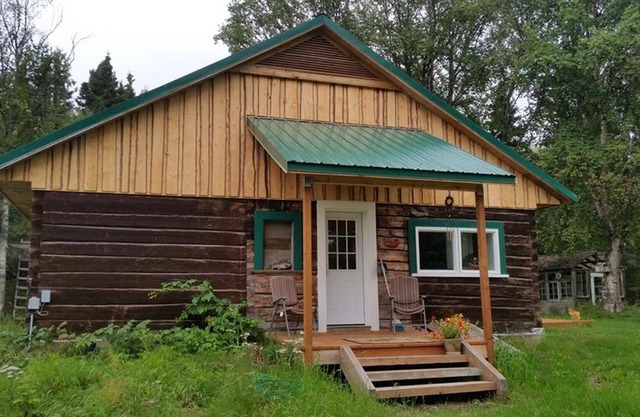 Unique Secluded Cabin on 3+ acres