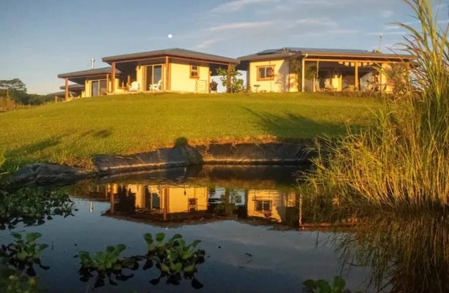Unique self sufficient ocean view Eco Village in Hawaii 15 minutes from Hilo